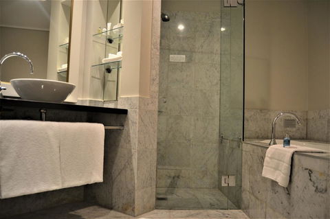 Radisson Blu Plaza Hotel Sydney - Australian Directory 40