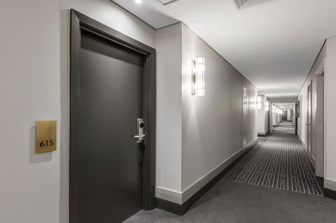 Radisson Blu Plaza Hotel Sydney - Australian Directory 31
