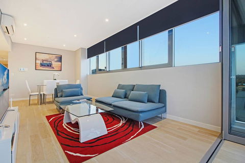 Brand New 3 Bedrooms Apt With Waterfront View - Australian Directory 13