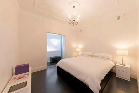 BONDI BEACH PRIME 1 Bedroom + Sunroom - Australian Directory 2