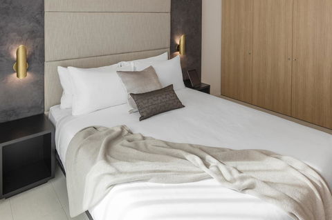 SKYE Suites Sydney - Australian Directory 15