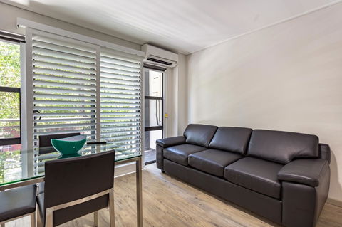 Hamilton On Beaumont - Australian Directory 28