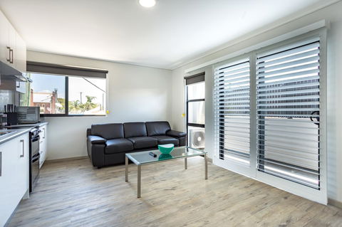 Hamilton On Beaumont - Australian Directory 40