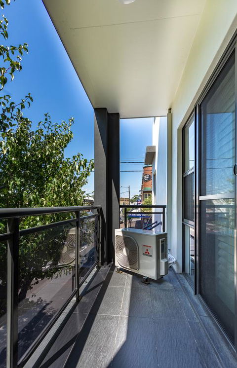 Hamilton On Beaumont - Australian Directory 32