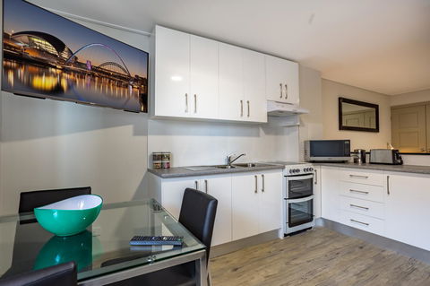 Hamilton On Beaumont - Australian Directory 23