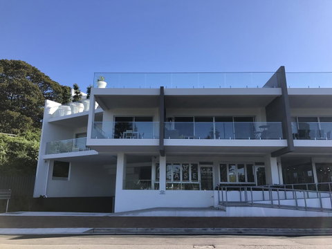 Belle Vue- Penthouse At Black Beach - Australian Directory 16