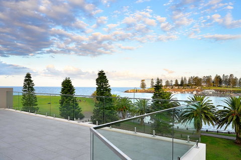 Belle Vue- Penthouse At Black Beach - Australian Directory 15