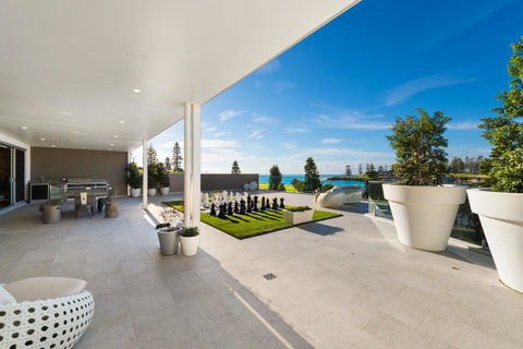 Belle Vue- Penthouse At Black Beach - Australian Directory 2