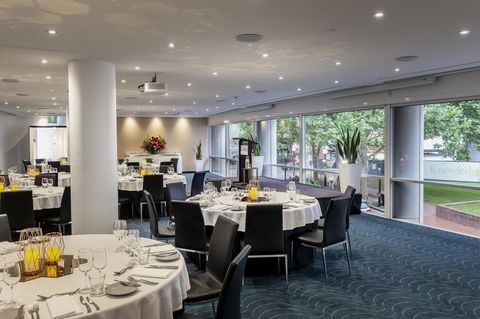 Novotel Sydney Darling Square - Australian Directory 22