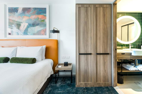 Novotel Sydney Darling Square - Australian Directory 34