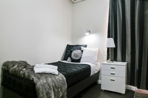 Airport Hotel Sydney - Australian Directory 18