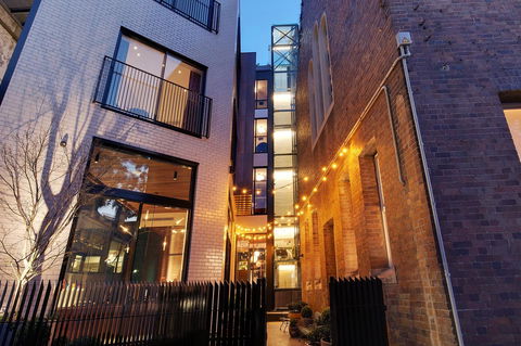 Crystalbrook Albion - Australian Directory 12