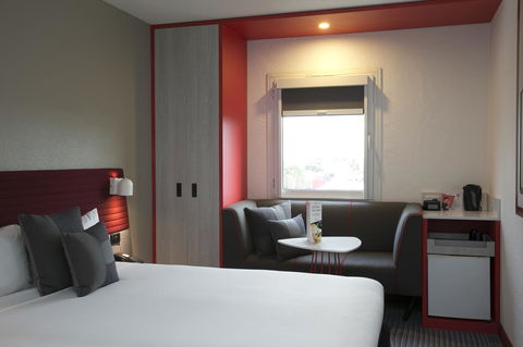 Ibis Sydney Airport - Australian Directory 10