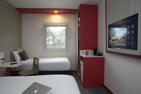 Ibis Sydney Airport - Australian Directory 25