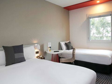 Ibis Sydney Airport - Australian Directory 33