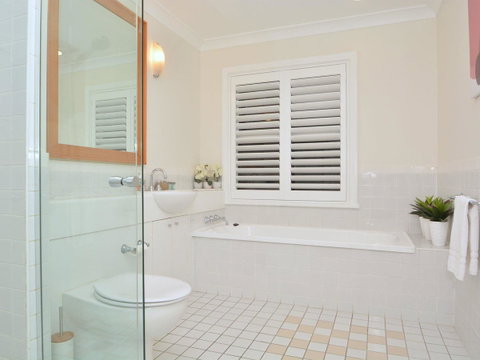 Villa De Saran Located Within Cypress Lakes - Australian Directory 4