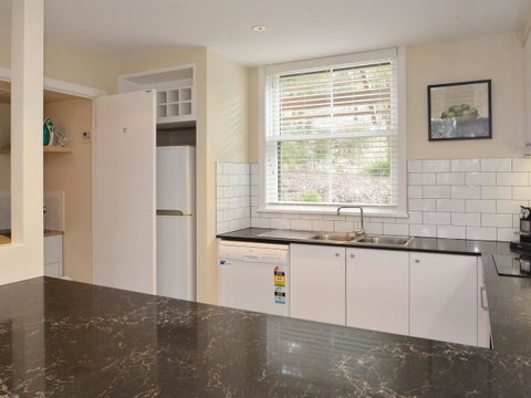 Villa De Saran Located Within Cypress Lakes - Australian Directory 3