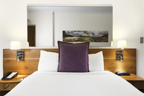 Mercure Sydney - Australian Directory 13