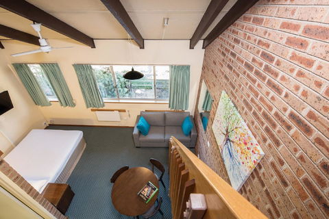 Alpine Gables - Australian Directory 29
