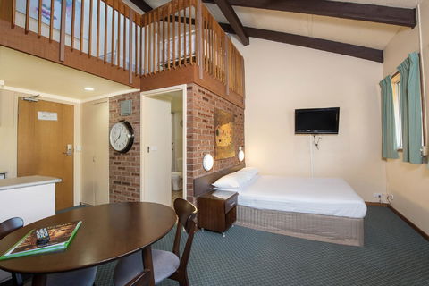 Alpine Gables - Australian Directory 16