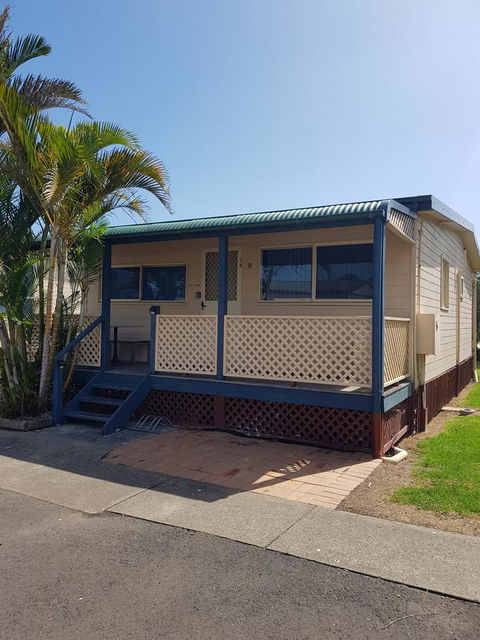 Amaroo Resort - Australian Directory 34