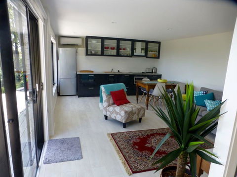 The Retreat At Palm Beach - Australian Directory 6