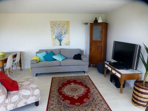 The Retreat At Palm Beach - Australian Directory 11