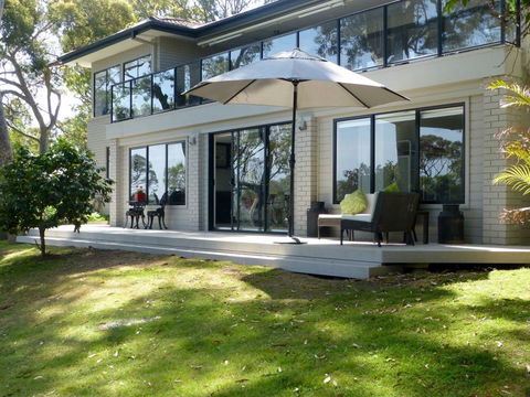 The Retreat At Palm Beach - Australian Directory 2