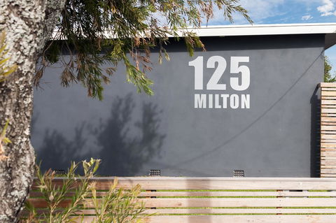 125 Milton - Australian Directory 1