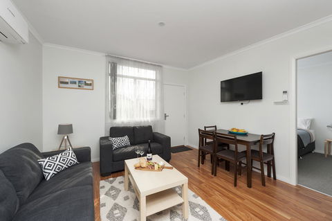125 Milton - Australian Directory 4