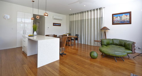Estoy Cabarita - Australian Directory 33
