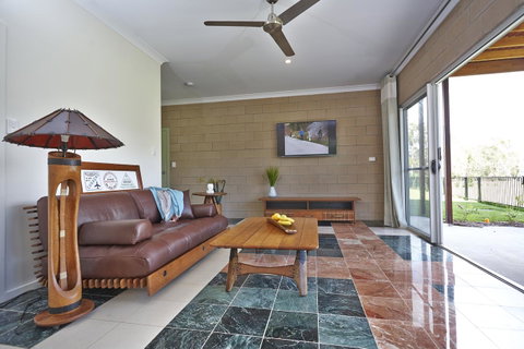 Estoy Cabarita - Australian Directory 12