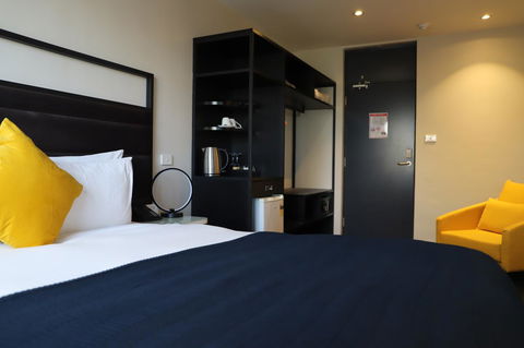 Haven Glebe - Australian Directory 18