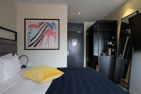 Haven Glebe - Australian Directory 17