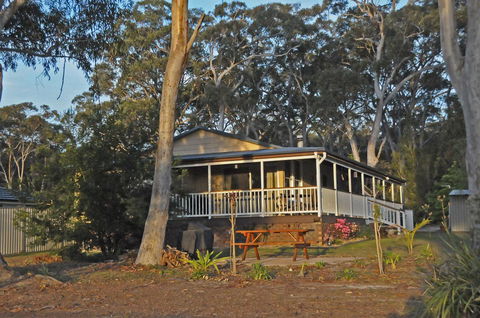 Bush & Bay Cottage - Australian Directory 1