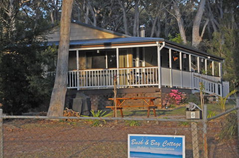 Bush & Bay Cottage - Australian Directory 6