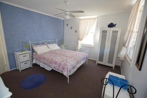 Bush & Bay Cottage - Australian Directory 8
