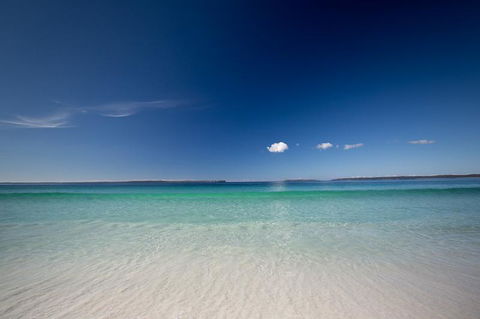 Bush & Bay Cottage - Australian Directory 26