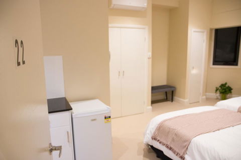 T&M HOUSE - Australian Directory 33