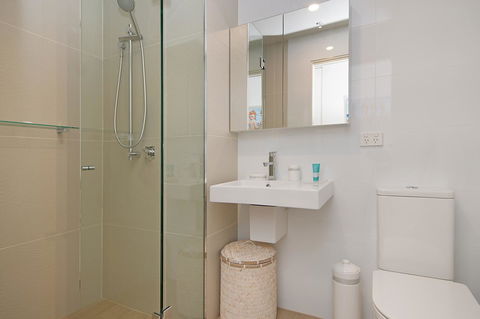 Arena Luxury Beachfront Apartment - Australian Directory 42