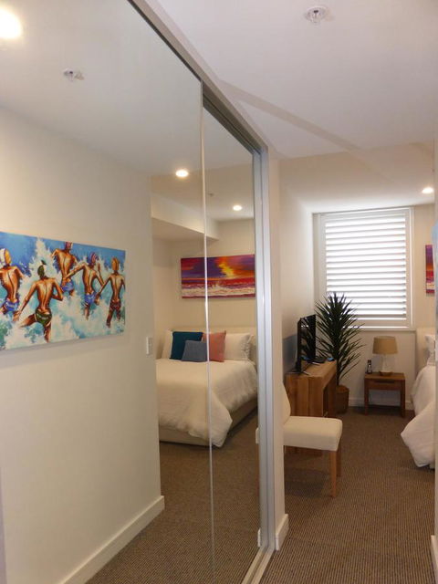 Arena Luxury Beachfront Apartment - Australian Directory 28