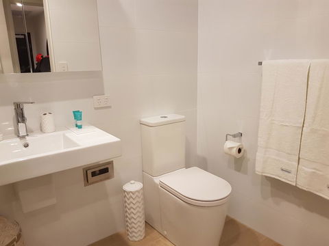 Arena Luxury Beachfront Apartment - Australian Directory 30