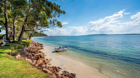 SUNSET@CORLETTE - Australian Directory 1