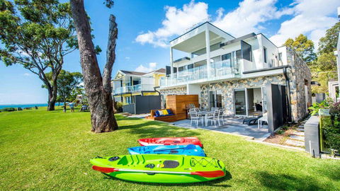 SUNSET@CORLETTE - Australian Directory 7