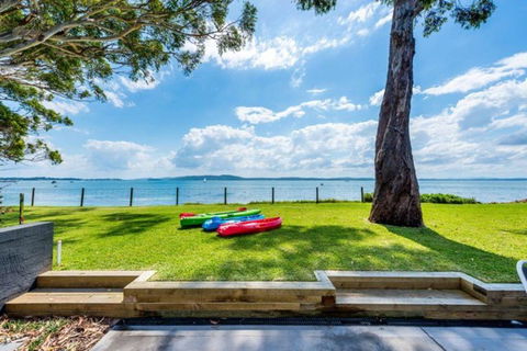 SUNSET@CORLETTE - Australian Directory 0