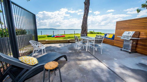 SUNSET@CORLETTE - Australian Directory 12