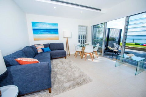 SUNSET@CORLETTE - Australian Directory 4