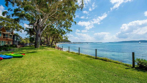 SUNSET@CORLETTE - Australian Directory 20