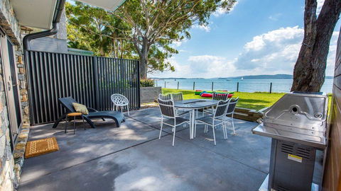 SUNSET@CORLETTE - Australian Directory 14