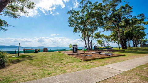 SUNSET@CORLETTE - Australian Directory 17